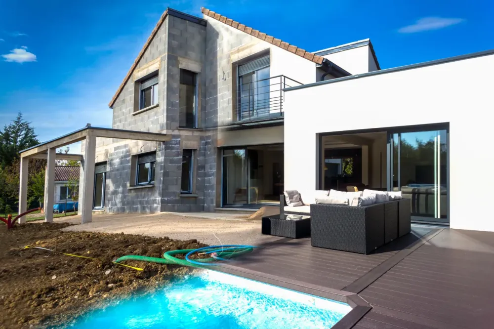 Plombier construction villa à Istres